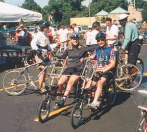 St. Paul Classic 2003 - Kristi and Dan take the 31 mile ride on their EZ-1 Quadribent.